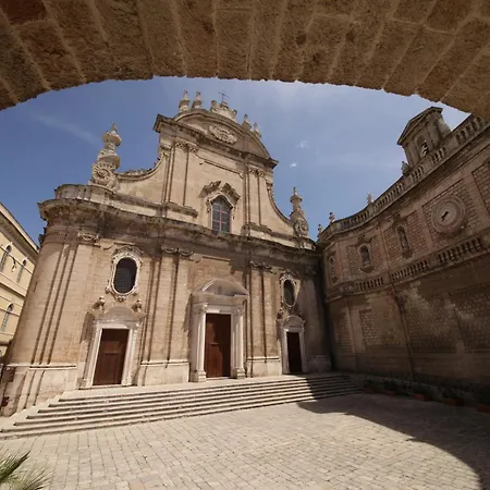 לינה וארוחת בוקר Don Gino 4*